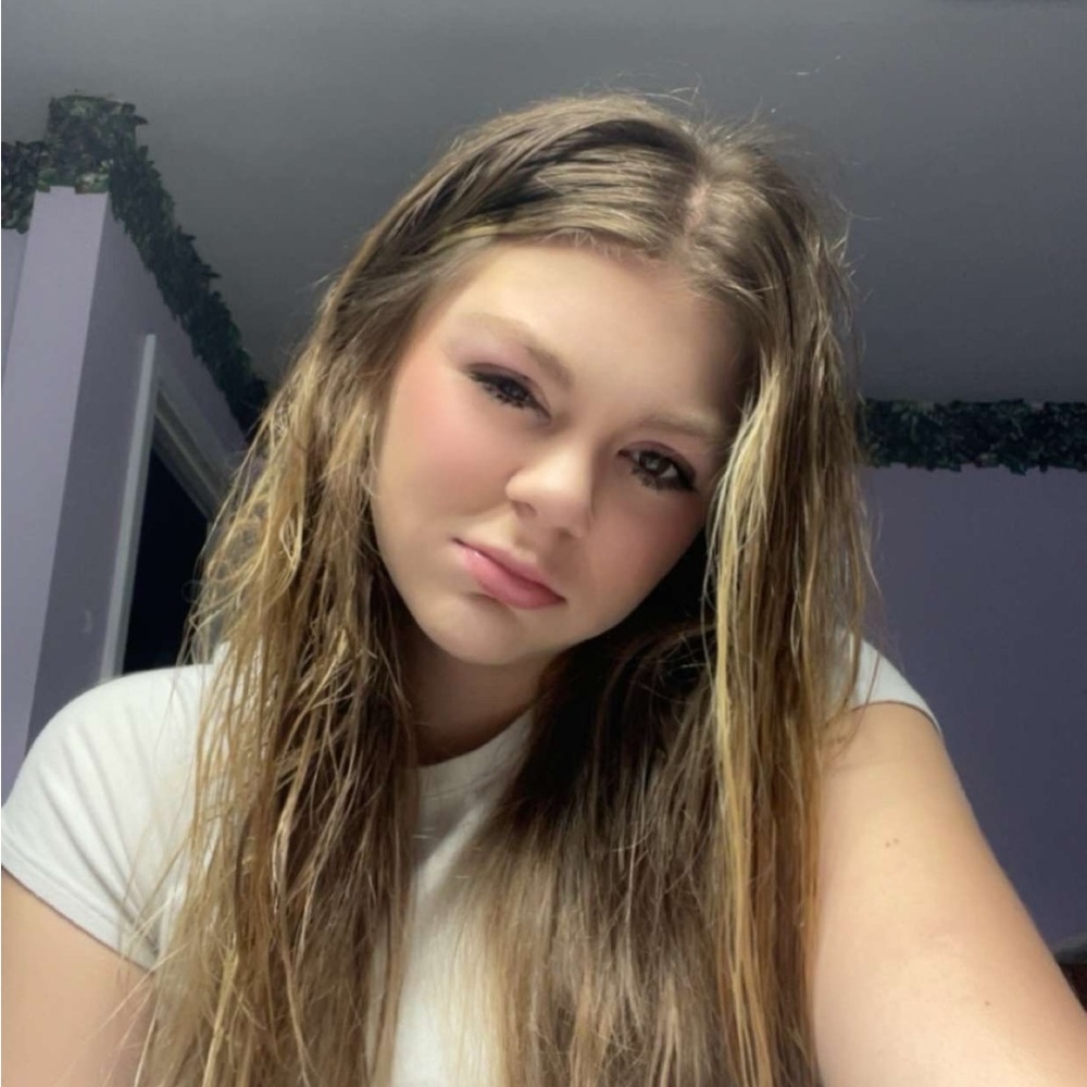 Meet your Posher, Alexis